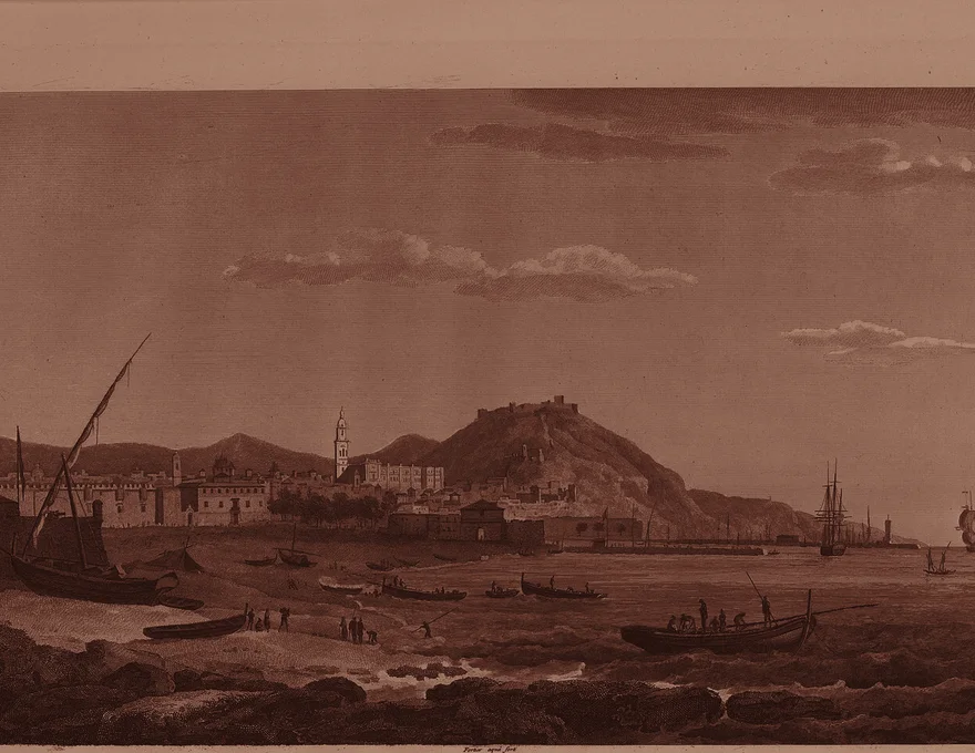 Vista de Málaga desde la playa, faluchos varados y el castillo de Gibralfaro — grabado del Voyage pittoresque de Laborde, 1812